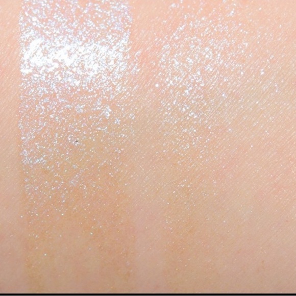 Revolution Unicorn Elixir Liquid Highlighter - Picture 2 of 3
